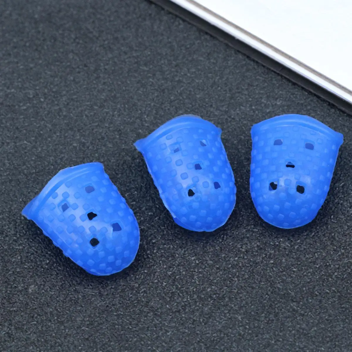 3 Pcs Silicone Finger Guard Guitar Fingertip Protector Cots Tips Protection Grips