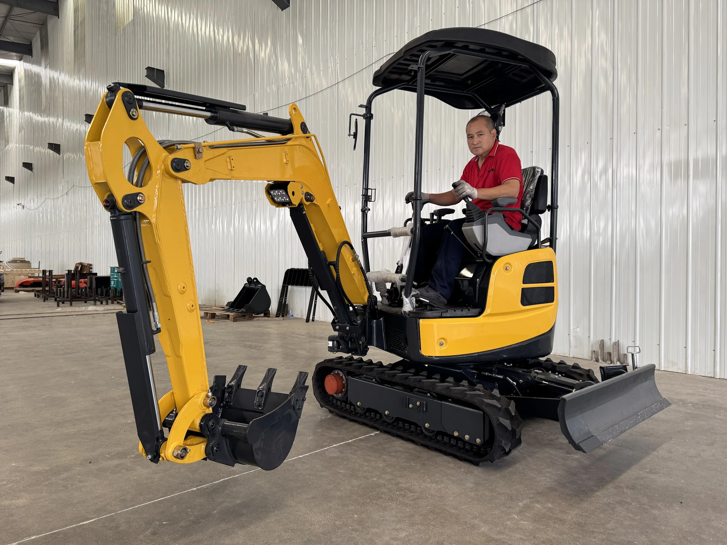 

New 1.8-ton Mini Kubota Excavator Mini Machine with Super Excavation Power for Landscape Use and Sale