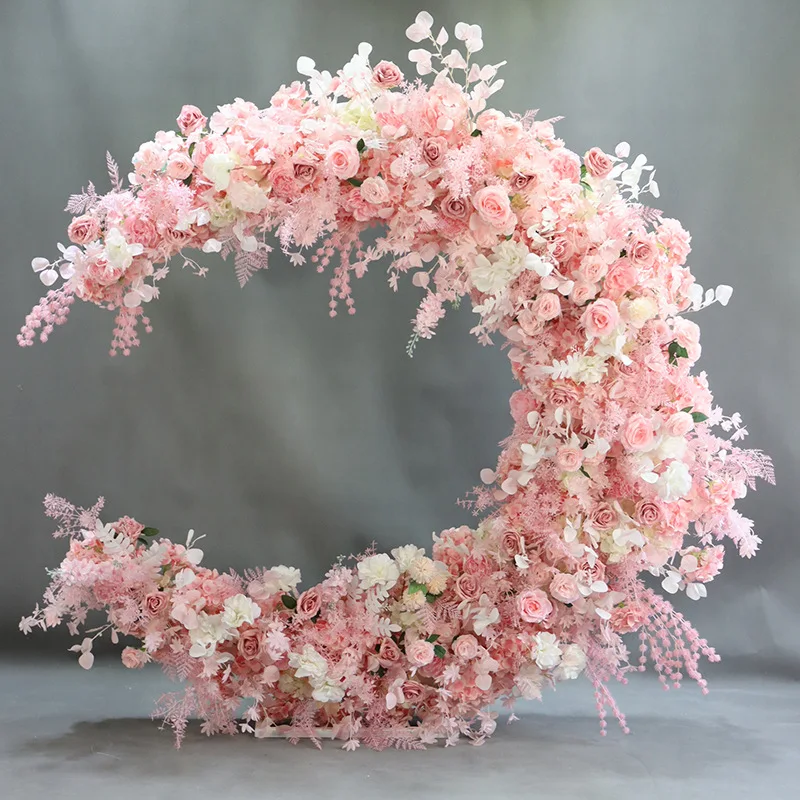 

Wedding props, moon arch flower stand, pink floral arrangement, suggestions for arranging wedding photography props on the birth