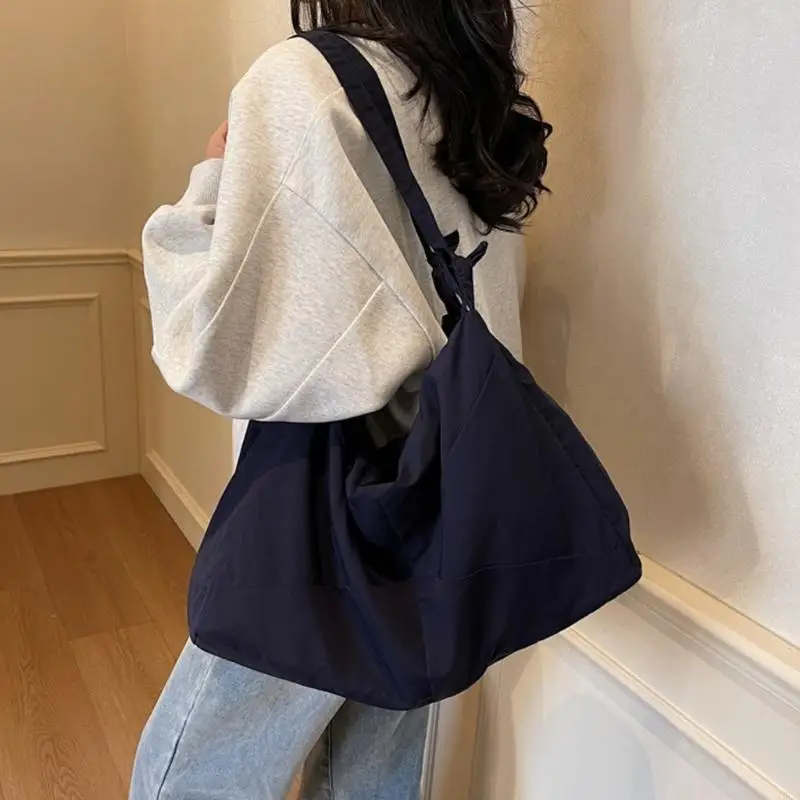 

Сплошная сумка подмышка для женщин с большим количеством пропускной способности школьная сумка Стильная сумка для плеча простая