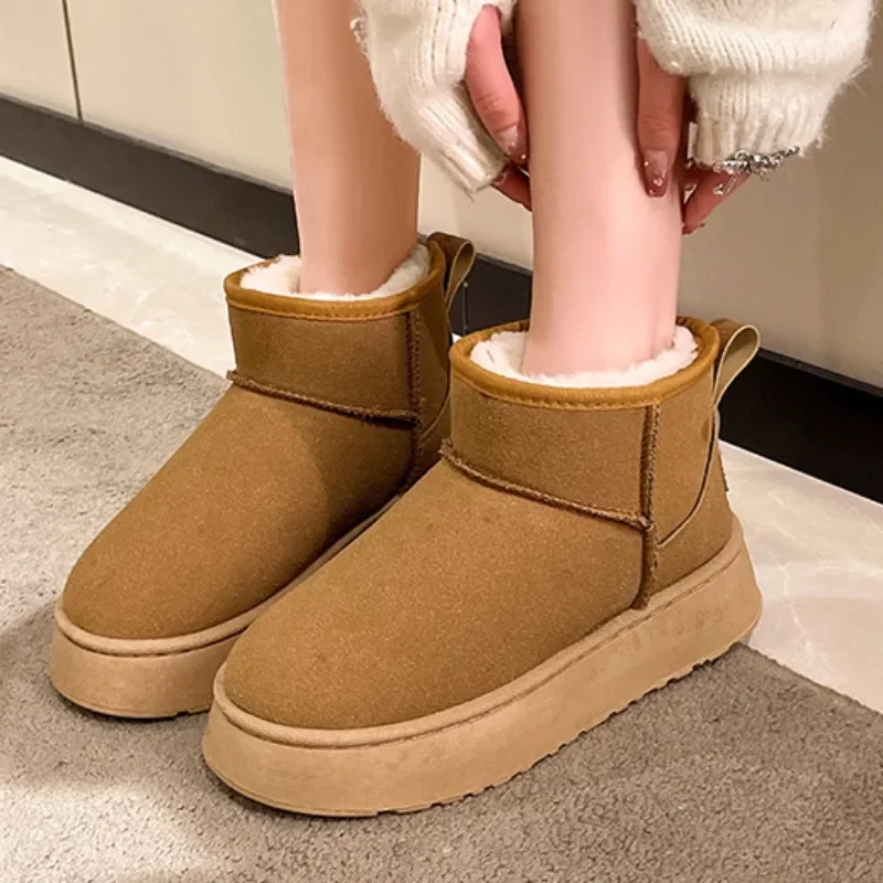 Śniegowce damskie 2024 Winter New Flat Bottomed Short Tube Thick Sole Warm Short Plush Comfort Anti Slip Snow Boots Botas Mujer