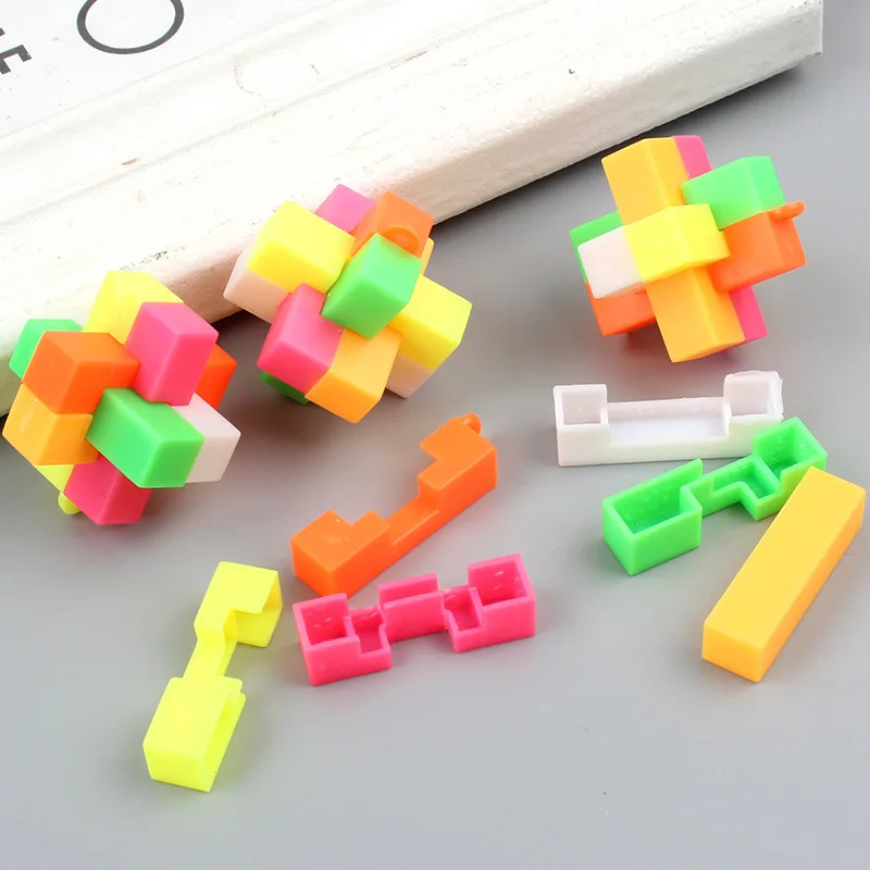 10pcs/bag Geometric Puzzle Toys Educational Assembling Keychains Kids Birthday Party Favor Guest Gifts Goodie Bag Filler Reward