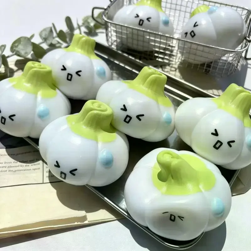 Cute Garlic Stress Ball Squeeze Toy Crispy Sound Squeezable Fidget Ball Sensory Stress Relief Toy