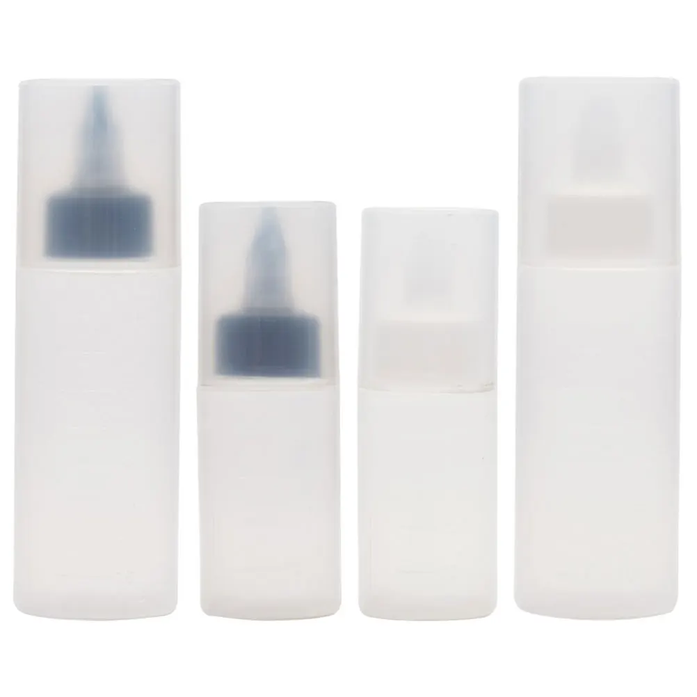 

4 Pcs Camping Squeeze Bottles Salad Dressing Containers Reusable PP Material Black White Small Large Size Hot Sauce Kitchen