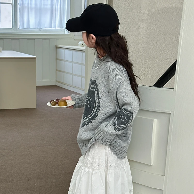 Fashion Long Sleeve Kids Girls Love Heart Sweater Gray Color Autumn Child Sweater for Girls with Hearts Baby Pullover Knitwear