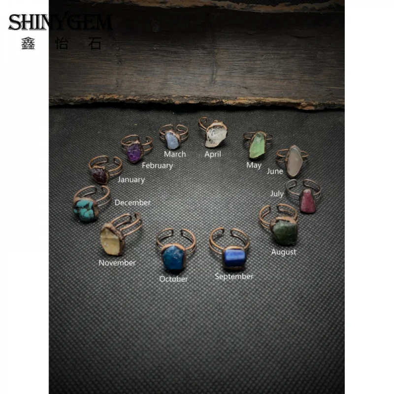 

SHINYGEM December-themed ring. Natural uncut gemstone with adjustable design. Ideal gift for ladies