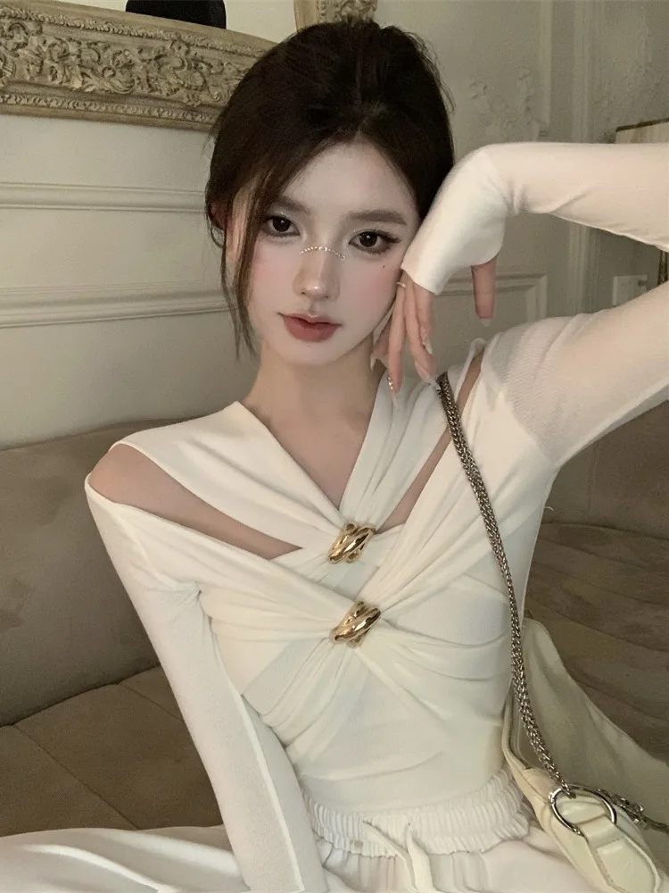 

Sexy Spicy Girl Cross Strap Shoulder Bared Base Shirt Autumn Design Slimming Waist Black Top Korean Style Long Sleeve V-neck