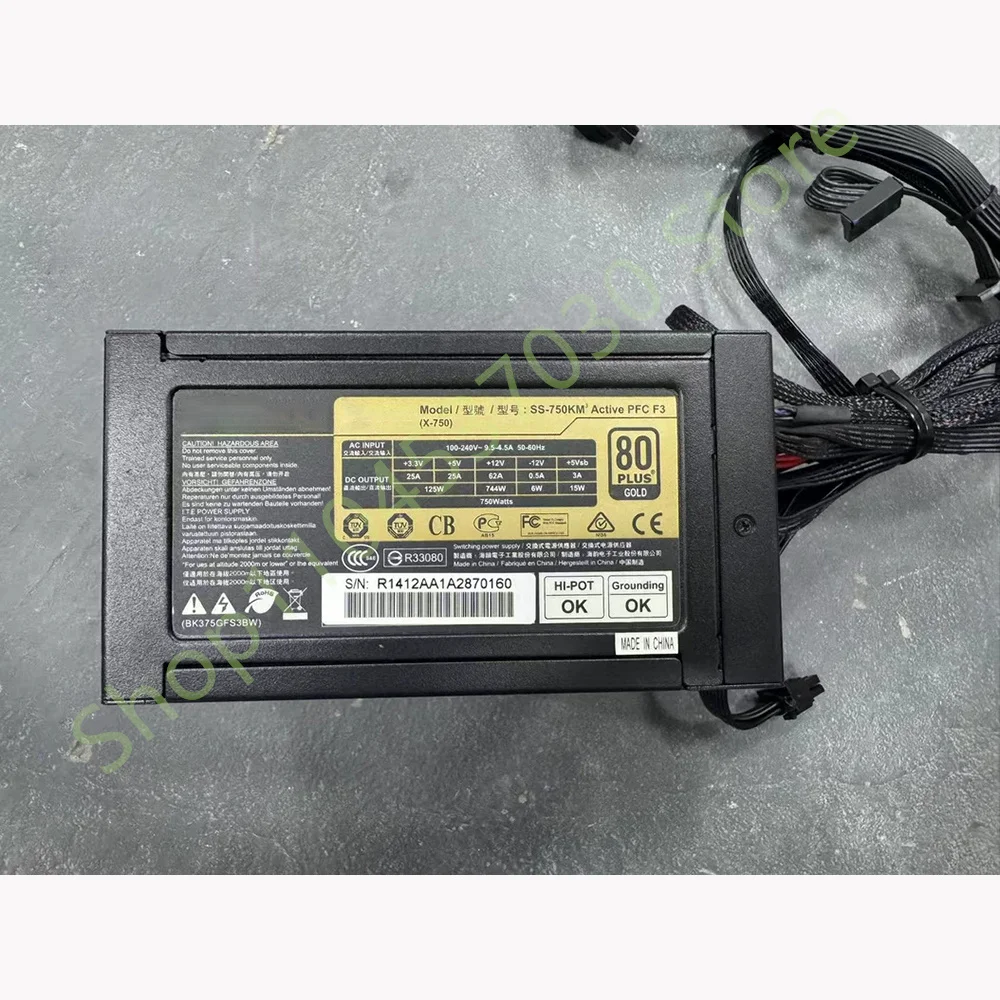 Catu daya Full-module Gold Medal berdaya 750w SS-750KM