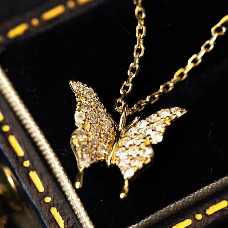Huitan Ästhetische Schmetterlingsförmige Damen-Anhänger-Halskette mit glänzendem CZ-Stein, elegantes Hochzeits- und Jubiläumszubehör, Schmuck, Geschenk