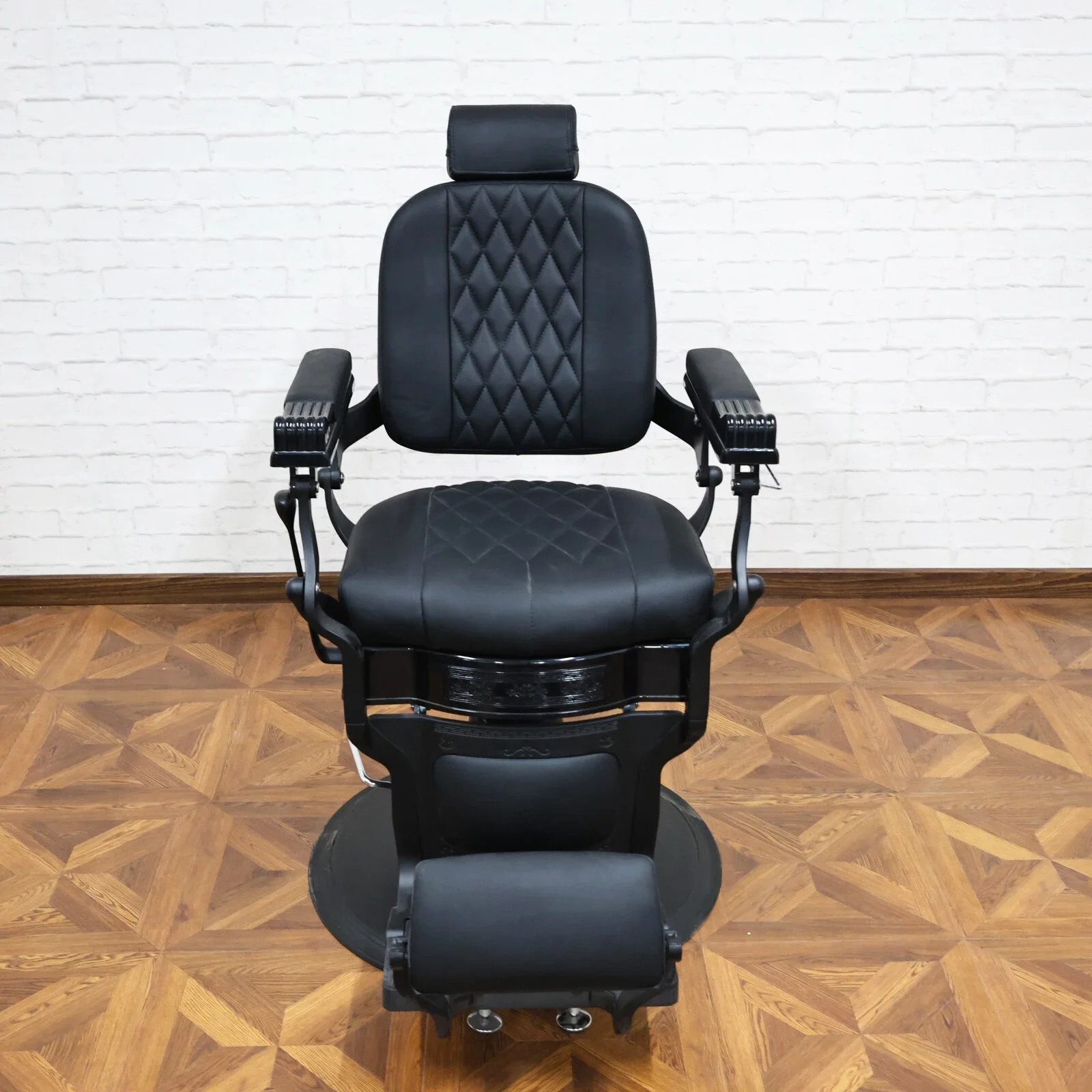 Black 360° Rotatable Hydraulic Barber Chair | Reclining Salon Chair | Hair Salon Furniture Wholesale