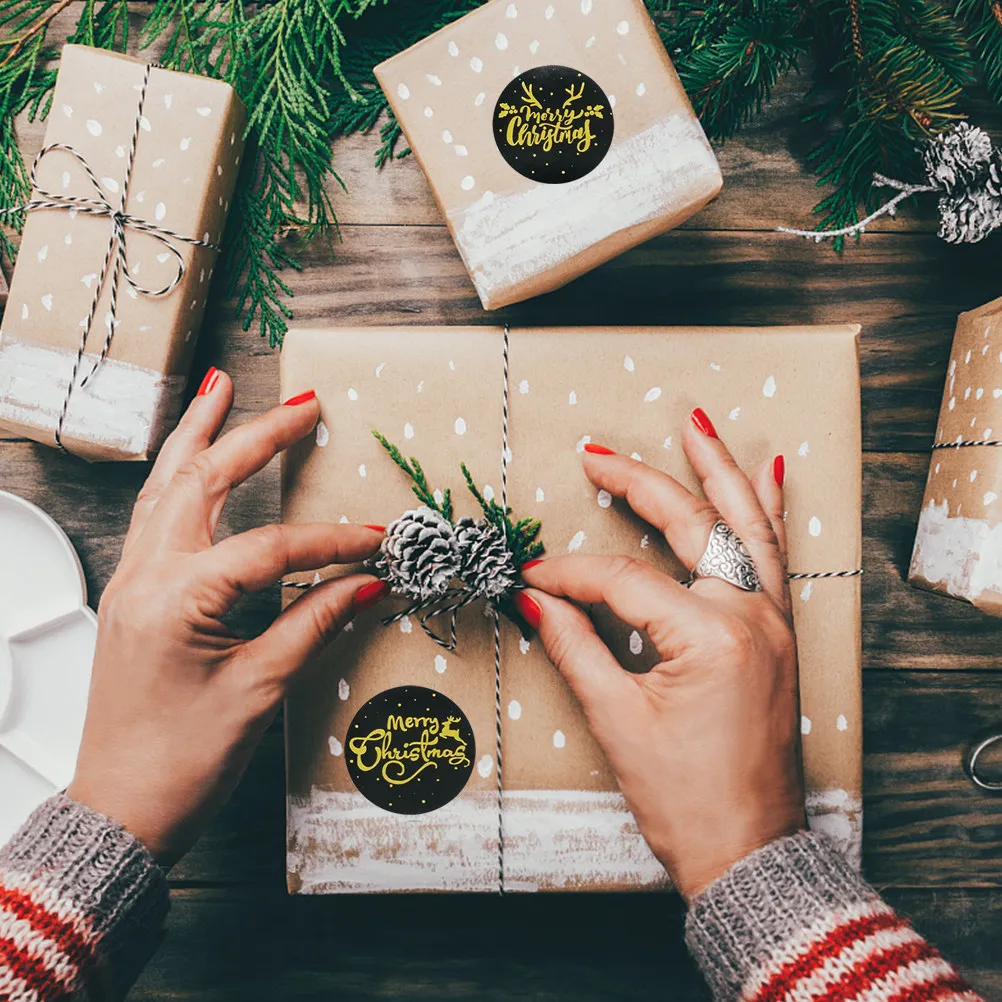 

2 рулона блестящих золотых рождественских наклеек с сильным клеевым слоем, декоративные этикетки для подарков, сувениров, конвертов, поделок и праздничных украшений