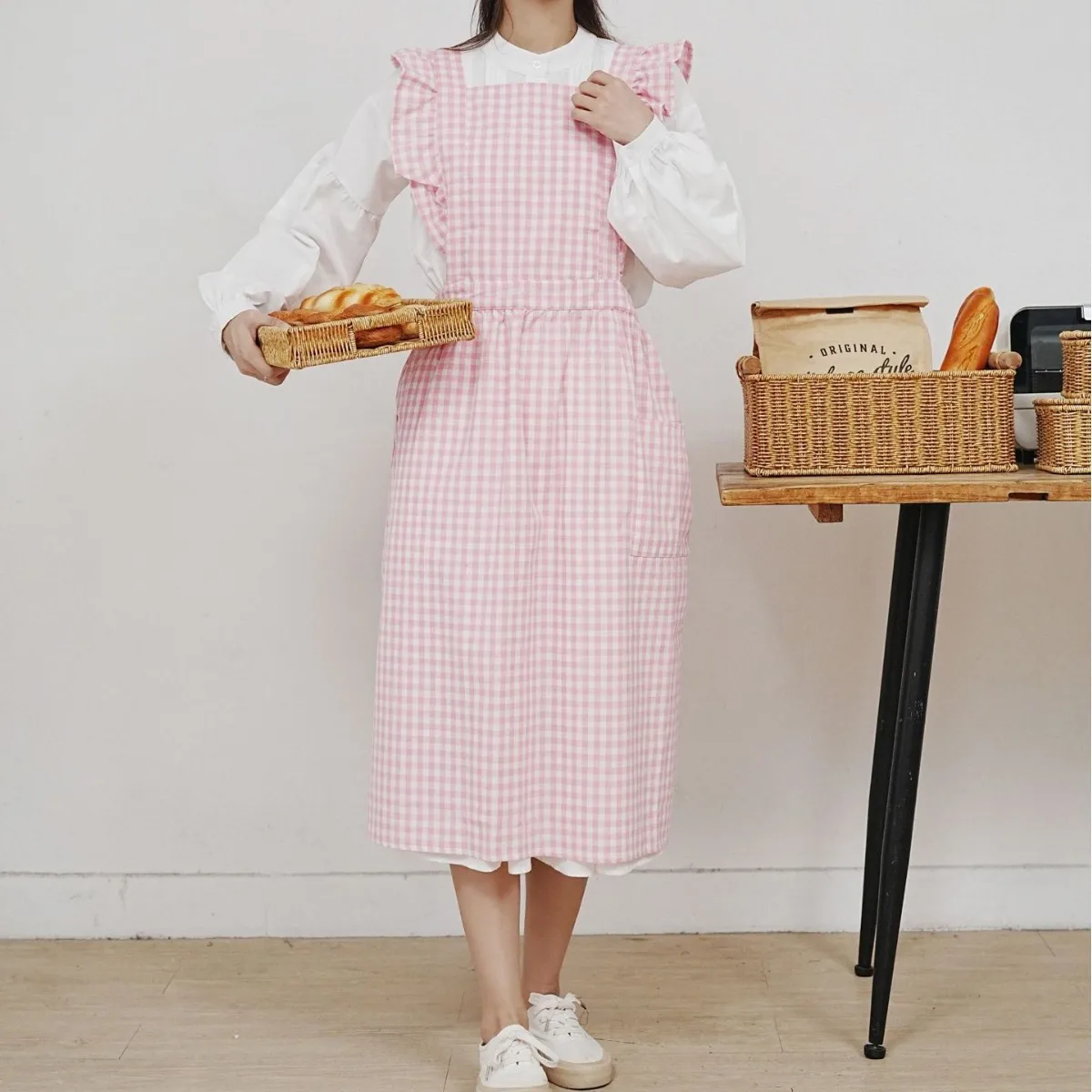Vintage Plaid Ruffled Apron Women Baking Art Nail Art Anti Fouling Cover Pure Cotton Home Kitchen Cleaning Apron