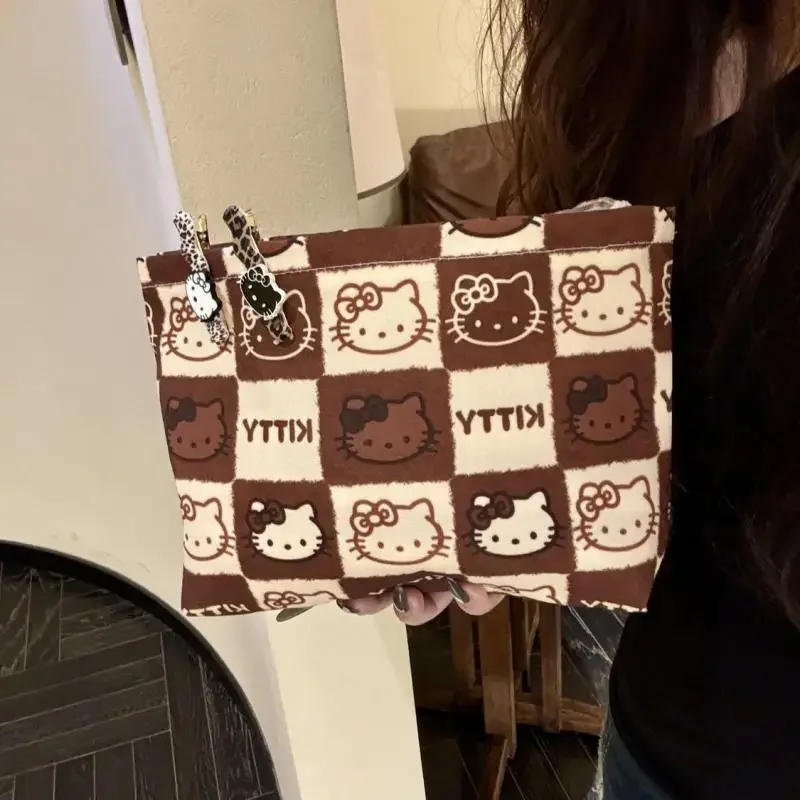 مرحبا كيتي حقيبة مستحضرات التجميل تخزين جديد المحمولة سعة كبيرة الكرتون أنيمي الشكل Kawaii أكياس للمرأة قماش