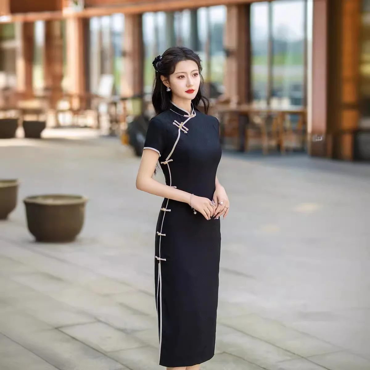 ผู้หญิง Jacquard ซาติน Cheongsam ฤดูร้อนแขนสั้น Qipao เซ็กซี่ Slim Vestidos Elegant สไตล์จีน