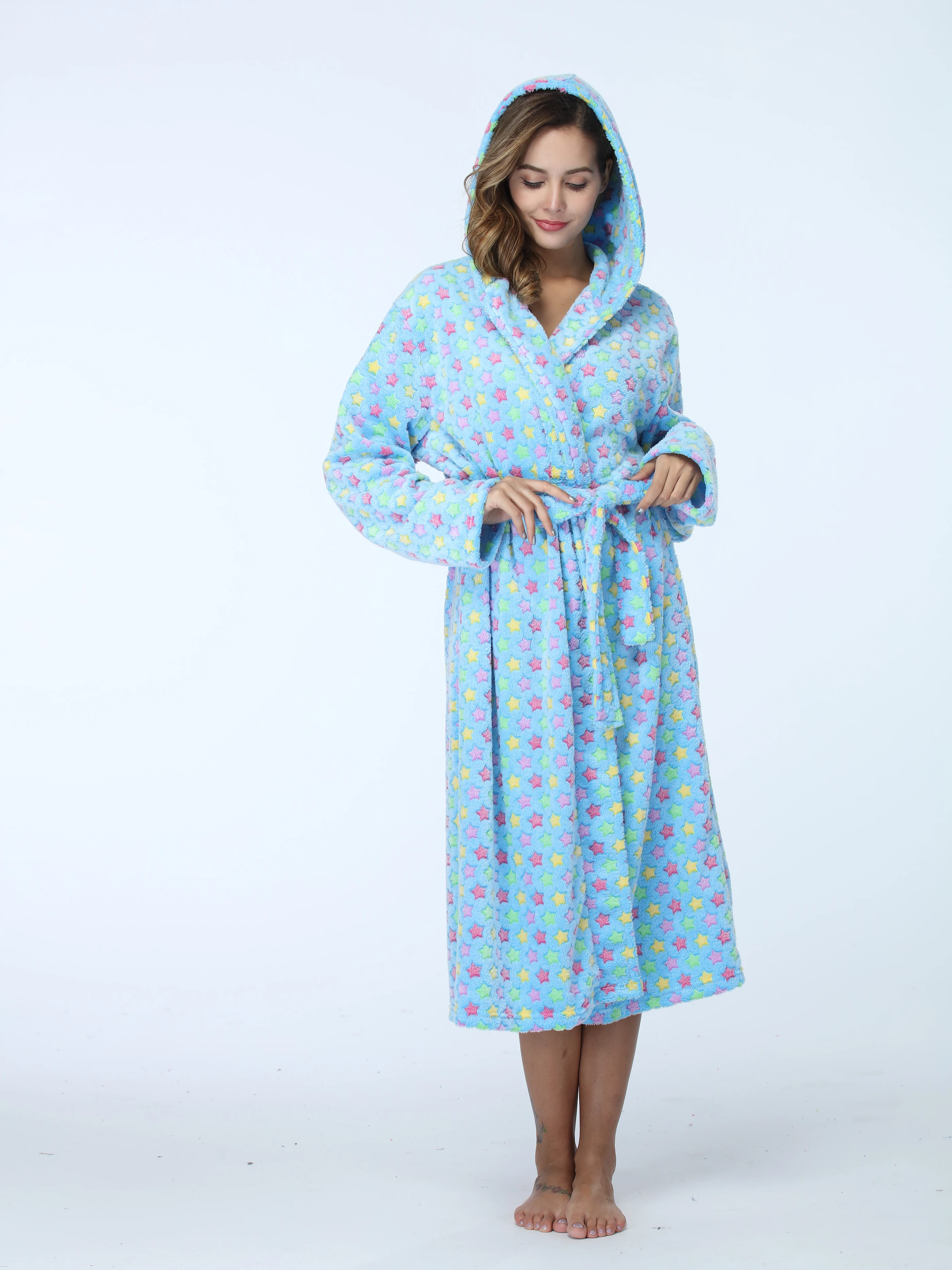 Women's soft bathrobe, long-sleeve flannel warm hooded pajamas, suitable for autumn and winter home wear, unisex.