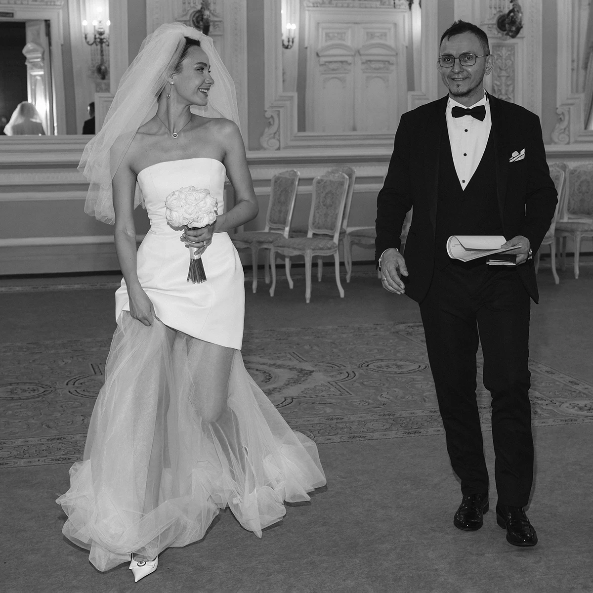 Strapless Simple Wedding Dress Ivory Satin Corset Removable Sheer Tulle Skirt Full Length Customized Boned Reception Bridal Gown