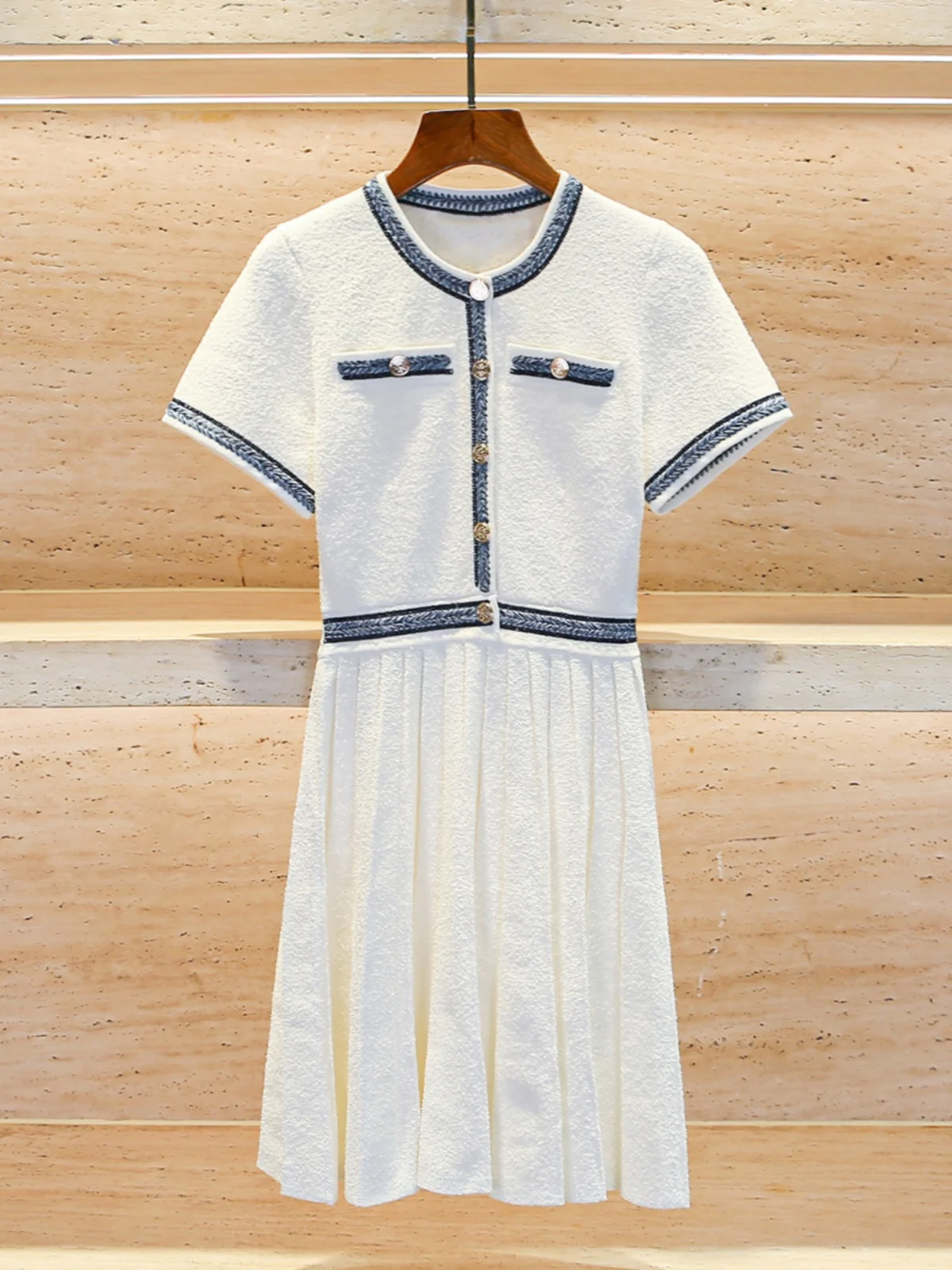 

M Home Nan You Высококачественные женские трикотажные белые с застежкой на талии Dr Spring 2025 Ele Ladylike Sle ort Sve круглые Ne