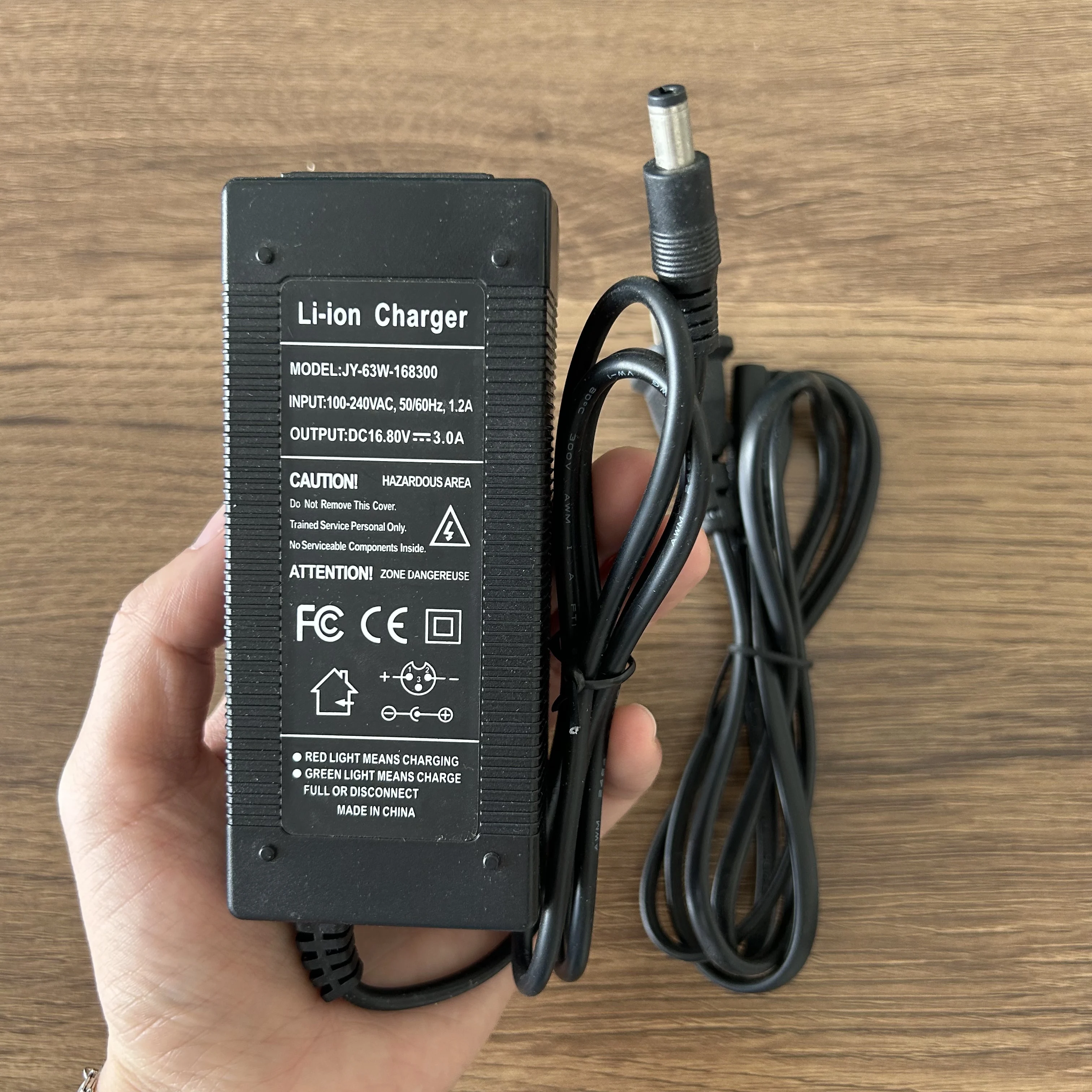 

AC Power Adapter Battery Charger Round Hole For Fujikura FSM-60S FSM-80S Fiber Optic Fusion Splicer