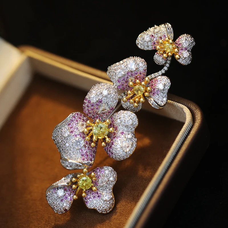New Heavy Industry Micro Inlaid Zircon Plum Blossom Camellia Rose Flowers Brooch Luxurious Elegant Coat Accessories Banquet Pin