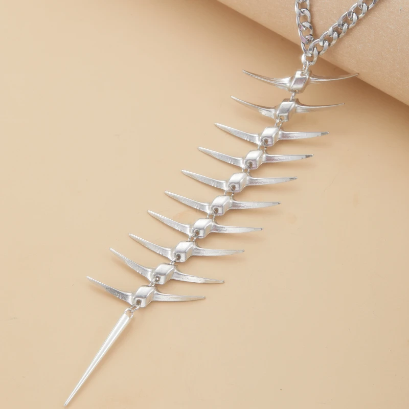 Stylish Street Fashion Punk Rock Thorn, Fishbone, Rivet Decor Long Necklace for Women, Suitable for Daily and Street Wear Outfit image 5