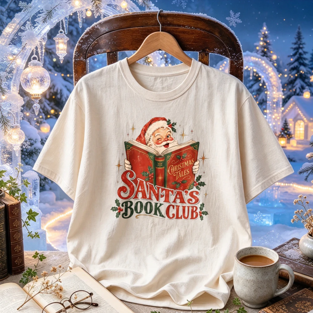 Santa's Book Club Vintage Santa Reading Book Christmas Tales Holly Graphic Tees Retro Xmas Holiday Book Lover Streetwear T-Shirt