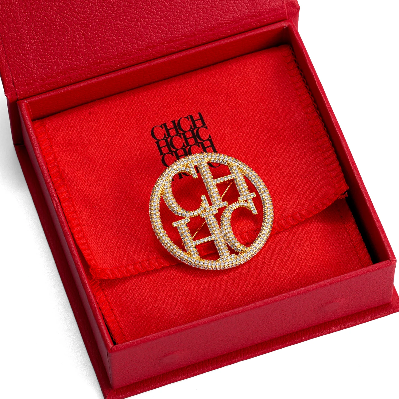 

CH Series Cosplay Accessories Luxurious Full Diamond Inlaid Hollow Letter Pattern Round Brooch Women's Horror Costume Prop