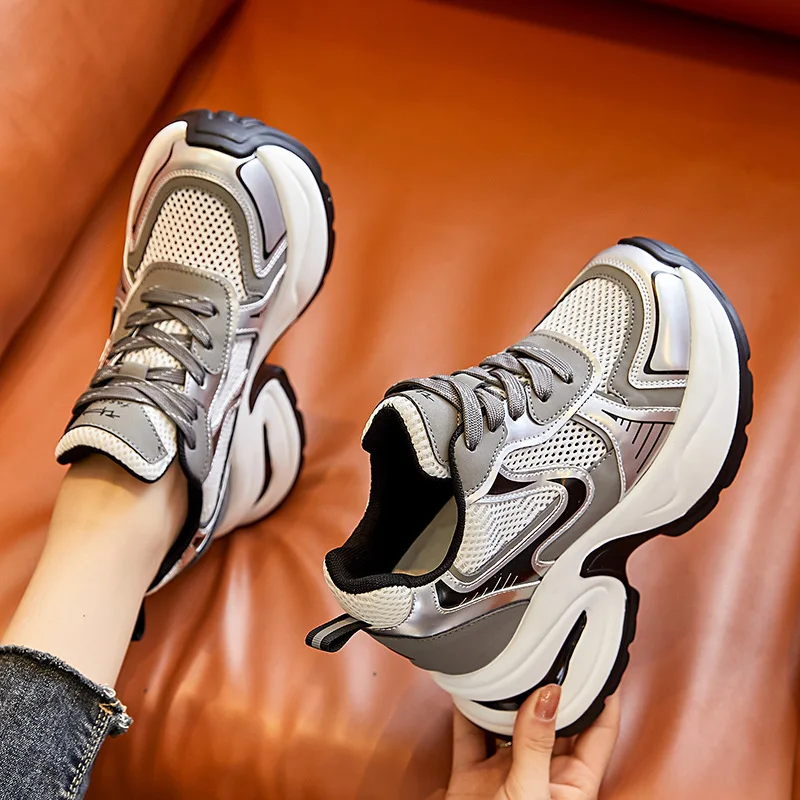 

Женские кроссовки на высокой платформе, новая весенне-летняя дышащая обувь, повседневная обувь на толстой подошве с воздушной сеткой 8 см, массивные спортивные кроссовки для папы