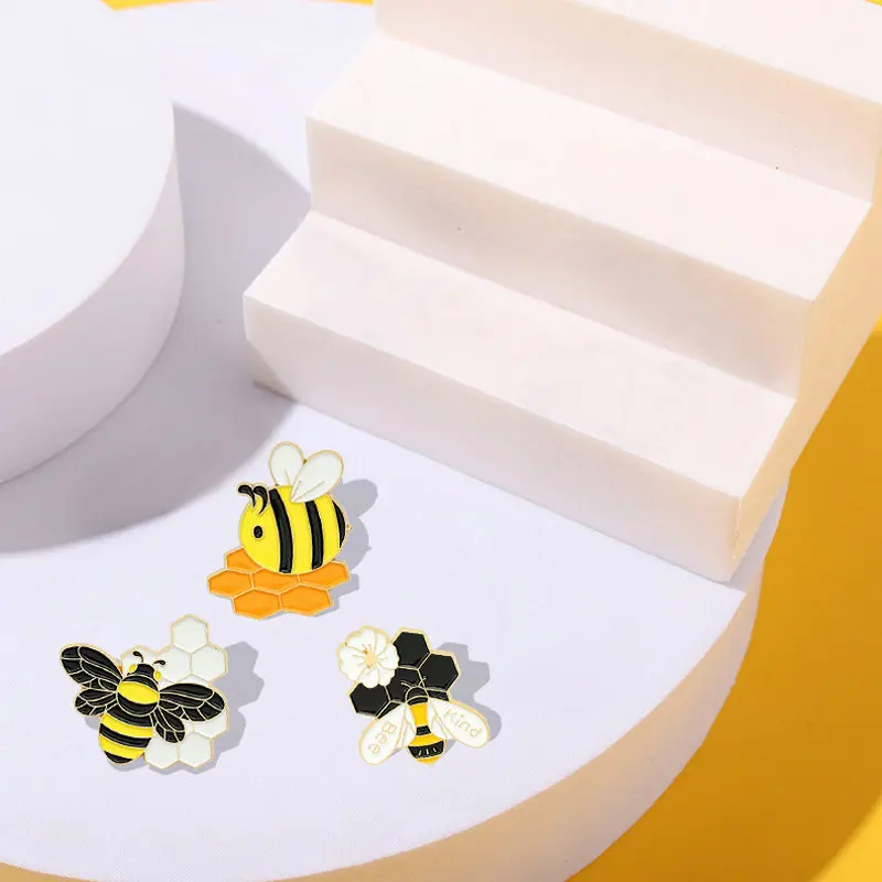 

Булавка под заказ, сотовая банка, фоторамка, сумка, лацкан, булавка, мультяшный значок, ювелирные изделия, подарок для детей, друзей, пчела, эмаль