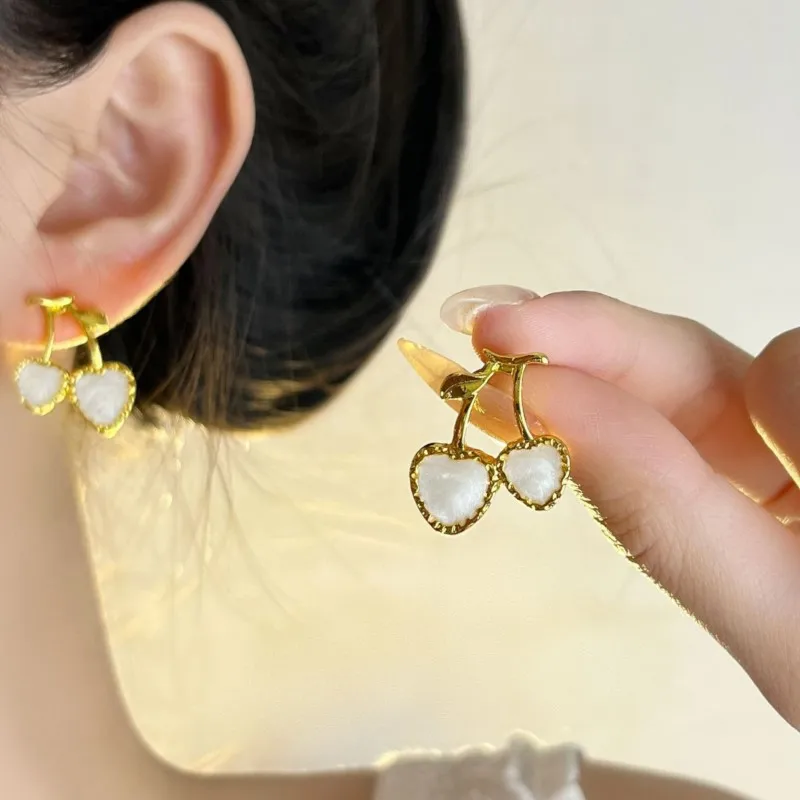 

PANJBJ 925 Sterling Silve Moonstone Love Heart Studs Earring for Women Cherry Cute Temperament Versatile Gift Dropshipping