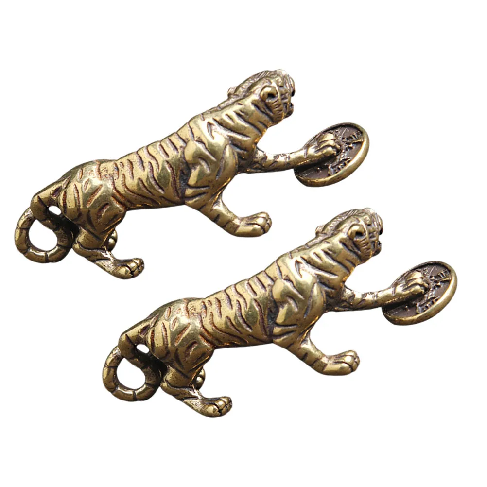 

2pcs Keychain Brass Key Ring Decor Creative Creative Key Ring Pendant Bag Pendant Jewelry Charm Necklace Ornament