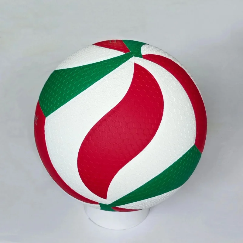 

Волейбольный мяч премиум-класса стандартного размера 5. — прочный, высококачественный материал из микрофибры, для соревнований в помещении и на открытом воздухе, тренировок.