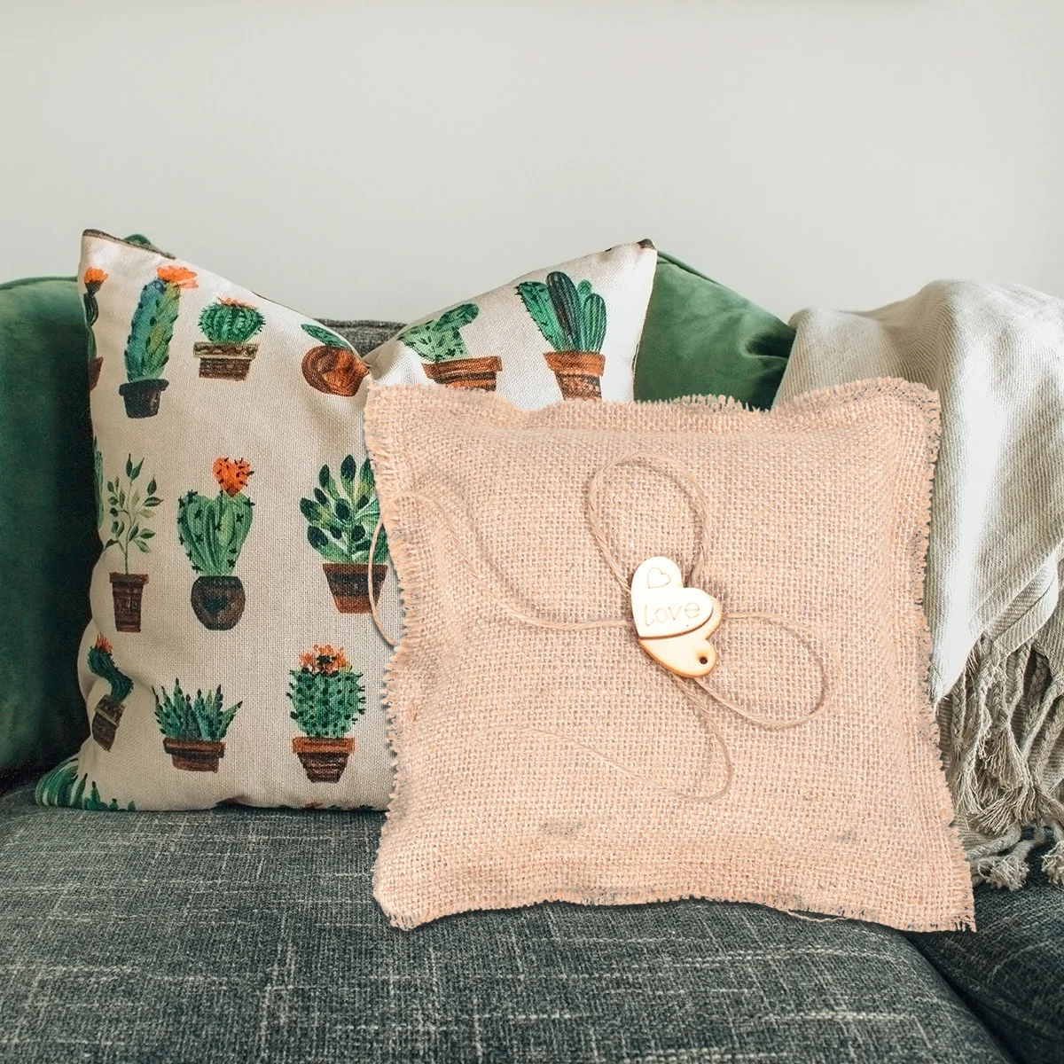 

Hessian Burlap Ring Bearer Pillow 18x18cm Wooden Hearts Wedding Ceremony Decor Wedding Ring Pillow Burlap Cushion