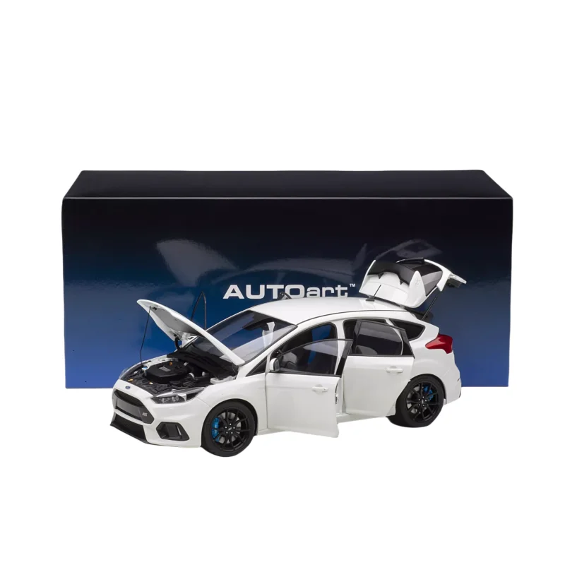 1:18 Ford Focus RS diecast alloy simulation static model, children\'s collection of display gifts, holiday gifts for friends.