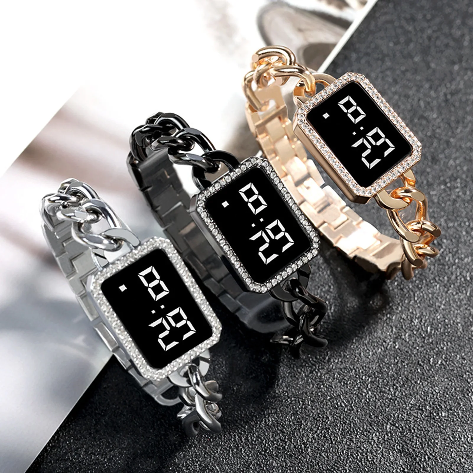 

Women's Casual Bracelet Watch Touch Screen Design Digital Watch with Chain Strap for Meeting and Dating Office PR Sale