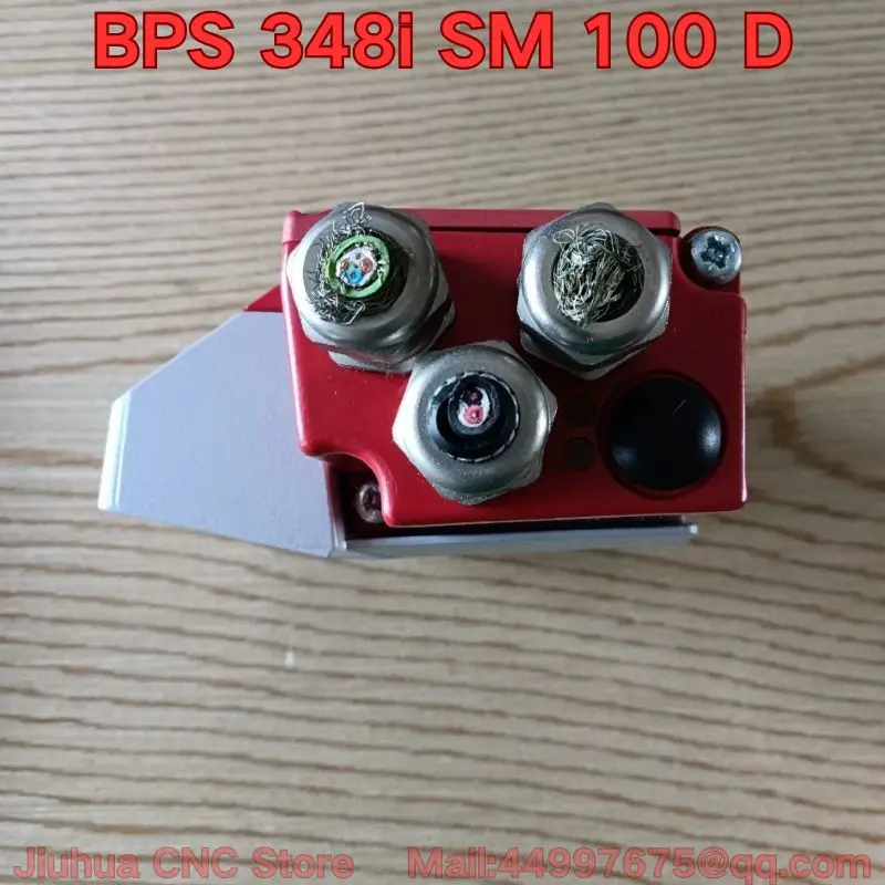 

Бывший в употреблении фотоэлектрический сканер расстояния BPS 348i SM 100D, обычно можно новейшее предложение 2026 года.