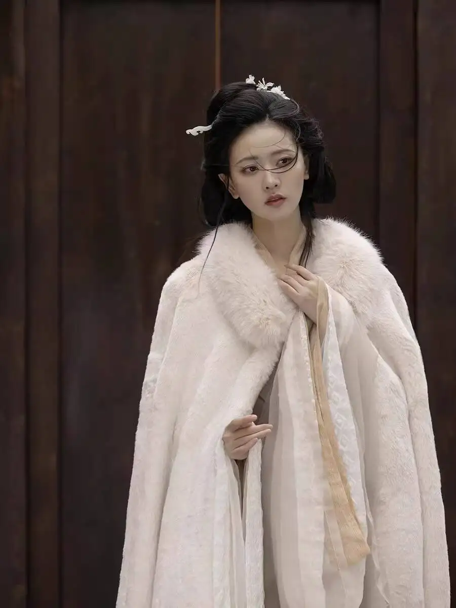 Hanfu Women's Cloak With Fur Collar Fleece-Lined Thickened Double-Layered Warm Chinese Costume Cape Cosplay Costume Halloween