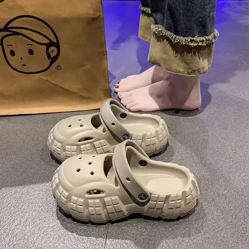 

Women's 2025 Outer Wear New Summer Thick-Soled Non-Slip Fashionable Beach Toe Slippers Sandals