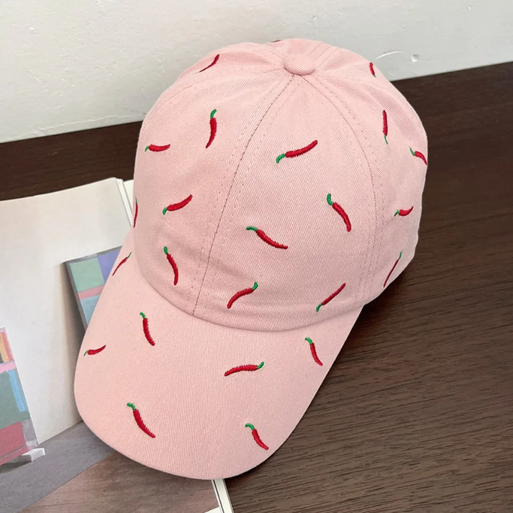 Eenvoudige creatieve chili geborduurde baseballpet met piek zonnebrandcrème rode peperhoed zoete mode katoenen baseballpet straat