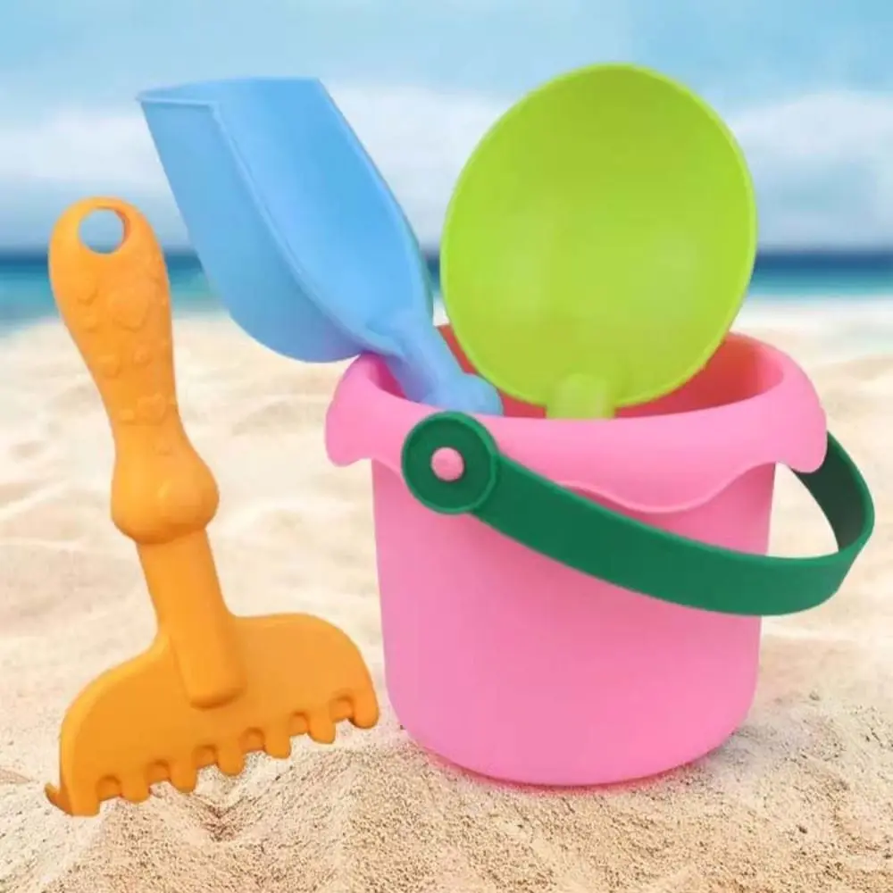 Set di giocattoli da spiaggia creativi multicolori Secchio da spiaggia in plastica morbida e liscia Pala da sabbia resistente all'usura durevole per bambini