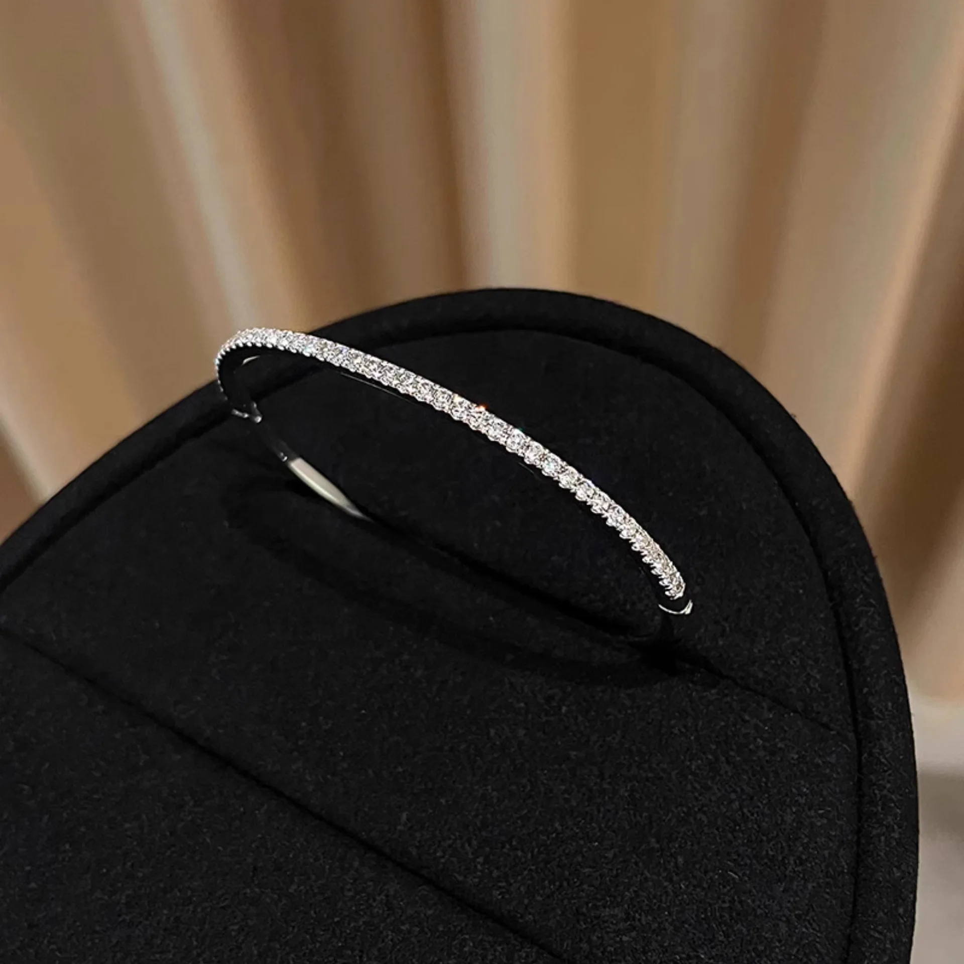 S925 Sterling Silber Armband Halbkreis-Diamant Damenmode Leichter Luxus Exquisites Bruchdiamant Zigeuner-Armband – Detail 18
