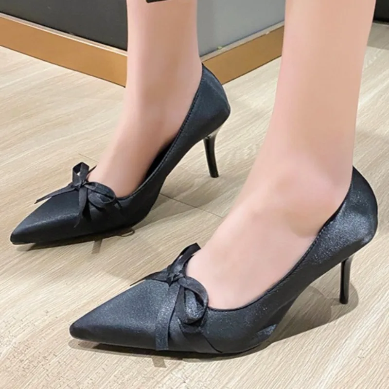 Sandali a spillo da donna slip-on impermeabili in pelle scamosciata nuovo stile estivo 2025 eleganti abiti da festa con fiocco firmati tacchi alti taglie forti