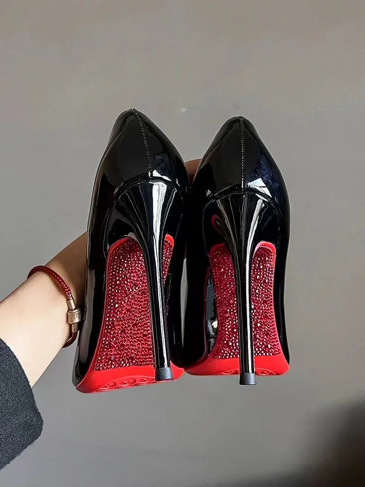 Zapatos de tacón alto con diamantes de imitación para mujer, calzado de boda impresionante y Sexy, charol negro, puntiagudo, 43