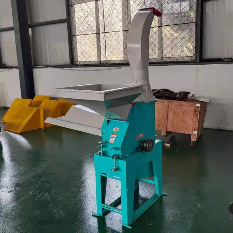 Small household breeding guillotine machine, corn straw breaking straw rubbing equipment