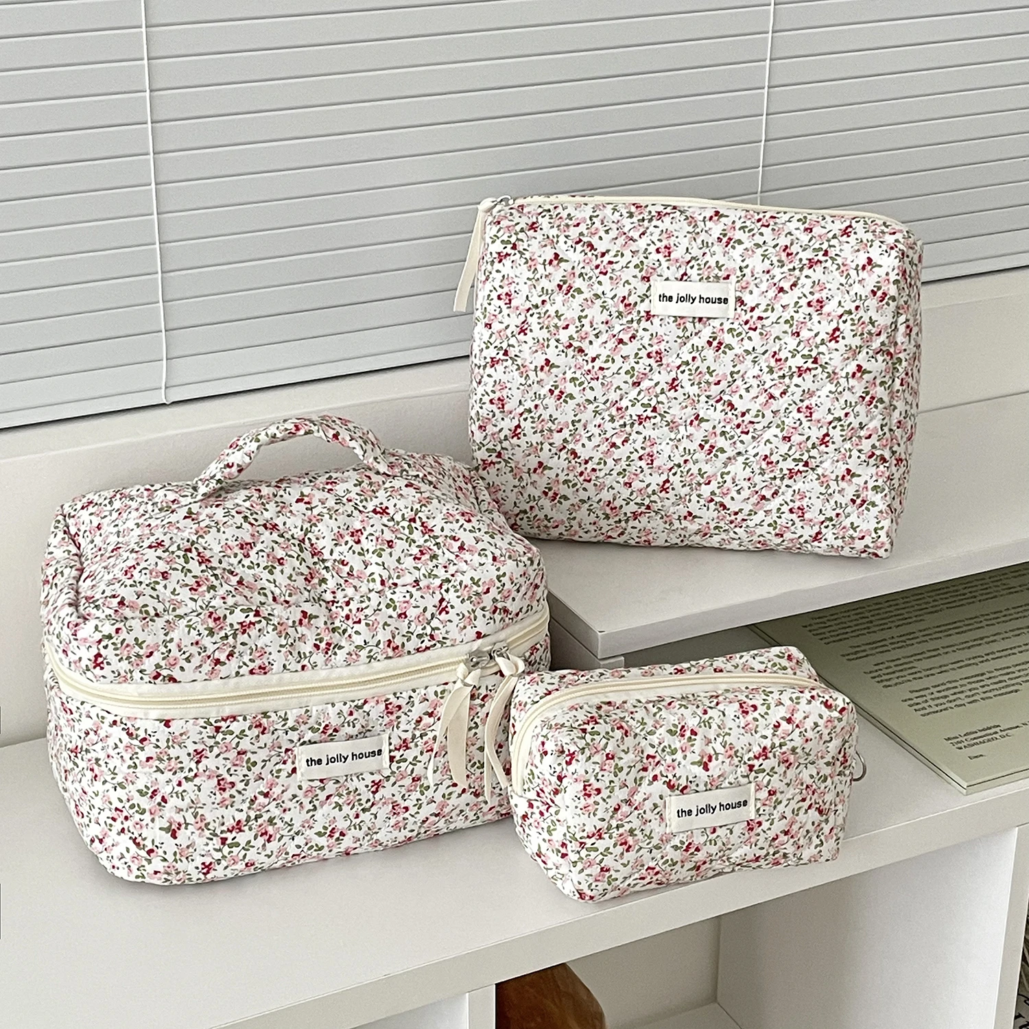 Korean Ins Style Red Green Six Color Small Floral Cosmetic Bag Quilted Fabric Handle Style Large Capacity Ladies Trip Portable M