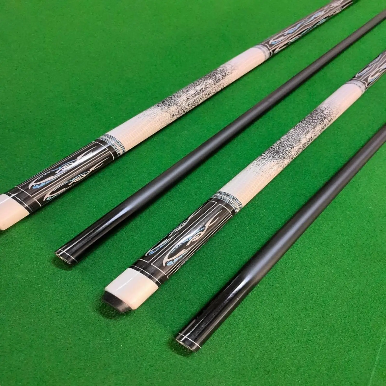 Professional Pool Cue Stick Carbon Fiber Two Piece Billiard Cue Smooth Powerful Impact for Adult Billiard Players