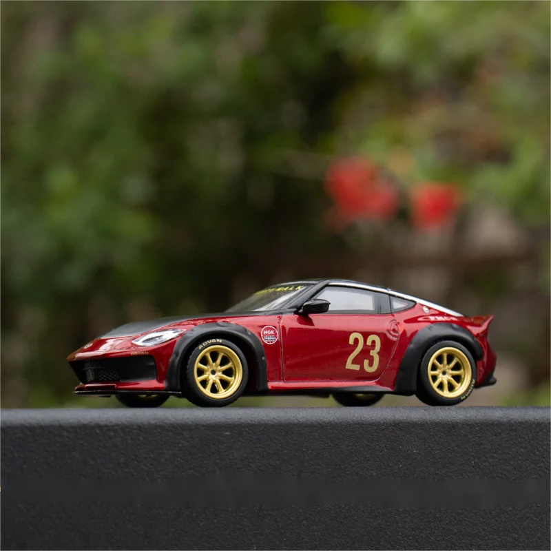 Mini GT 1/64 Nissan Z LB nation works Gem Red CLDC CarBook V3 MAGAZINE EDITION Minigt 737 Die-cast Alloy Car model Collection