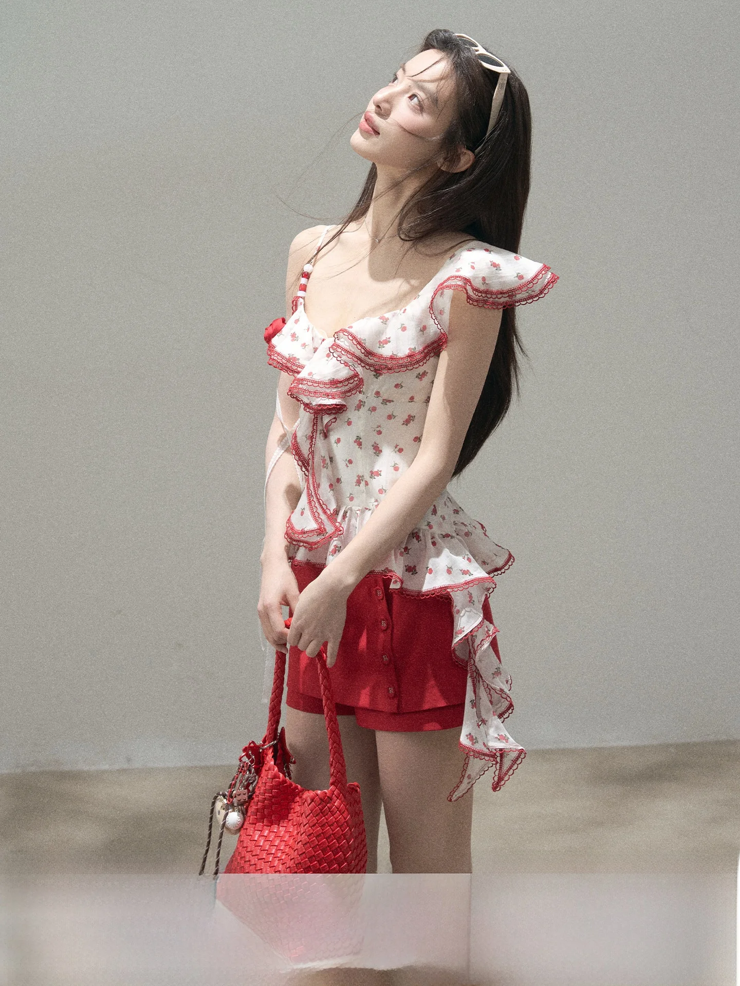 

Anna Cute Ruffle Hem Accordion Pleat Strap Top Side Slit A-Line Skirt Two-Piece Set Floral Print ort round Ne Svel
