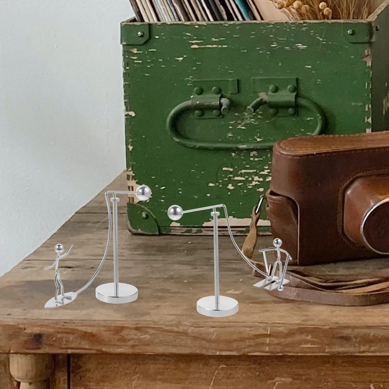 

2Pcs Metal Balance Ornament Surfing Skiing Men Desk Decor Home Adornment Creative Physics Balancing Art Desk Balance Toy