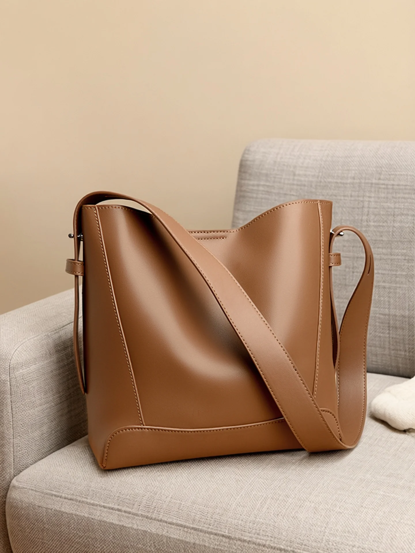 nouveau-sac-seau-grande-capacite-pour-femme-2026-en-cuir-souple-sac-bandouliere-sac-de-navetteur-sac-fourre-tout-pour-maman-sac-a-l'Epaule-unique-tendance