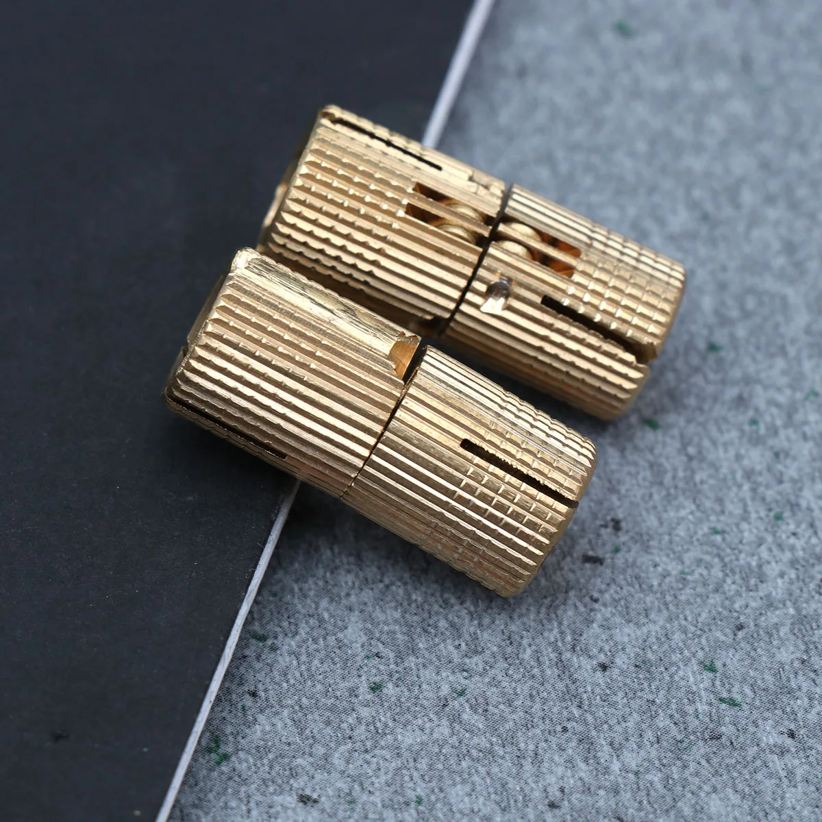 

4pcs 12MM Heavy Duty Copper Hinge Cylindrical Spring Hinges Creative Metal Hinge for Door Jewelry Box (Golden)